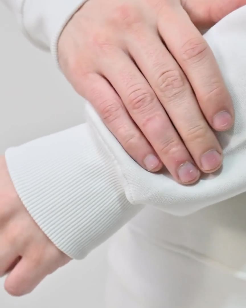 Suvin cotton cuff and pocket detail